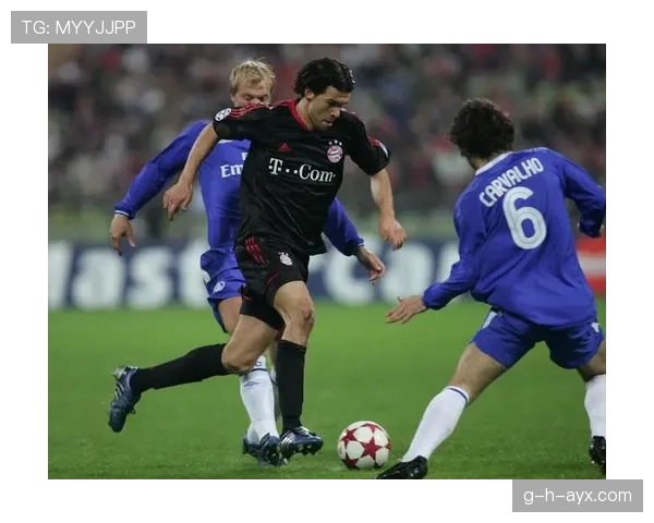 巴拉克与杰拉德在攻防权重上的分化：前者更重后插上终结，后者偏向中场持续输出