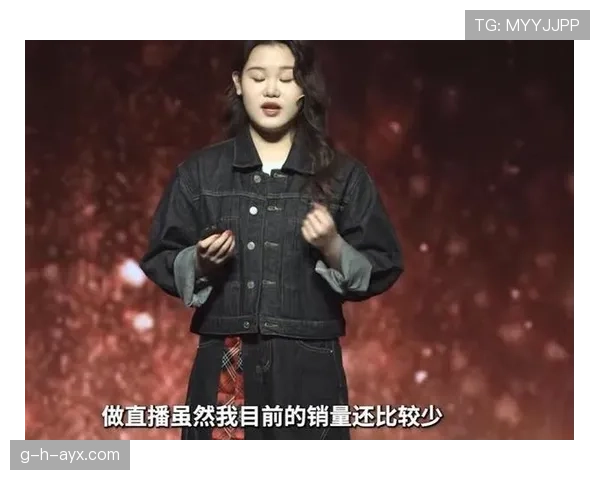 张家齐一身西装像要开发布会，五分钟后在路边摊点了最便宜那碗面